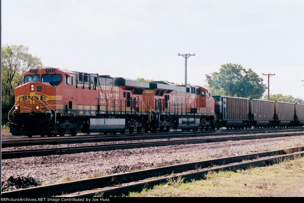 BNSF 5721 West